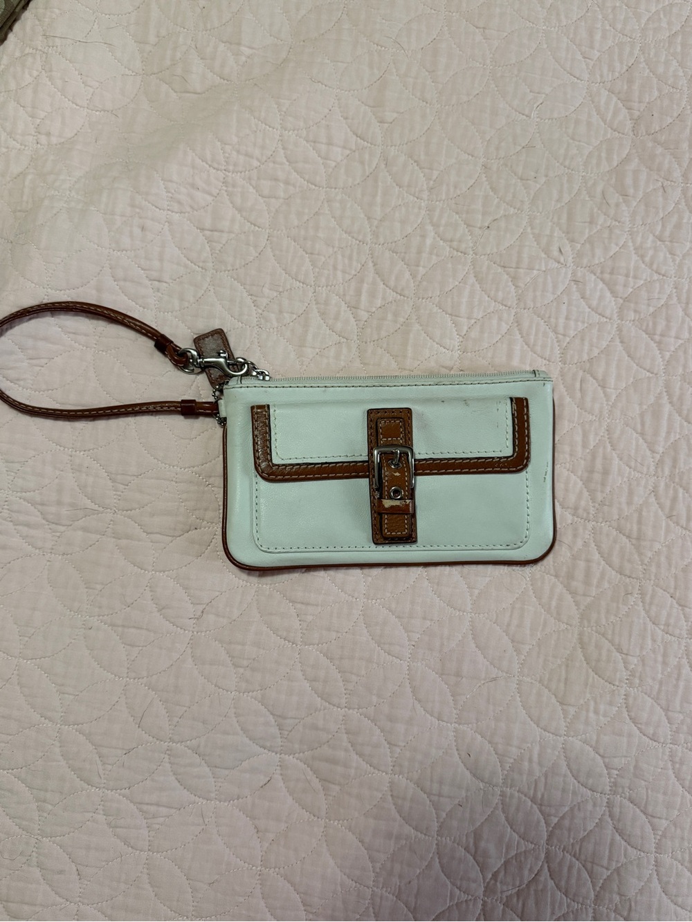 Coach Vintage Ivory Tan Leather Soho Hampton Top Zip Wristlet